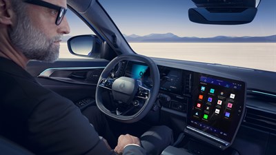 E-Tech plug-in hybrid - silence and performace - Renault