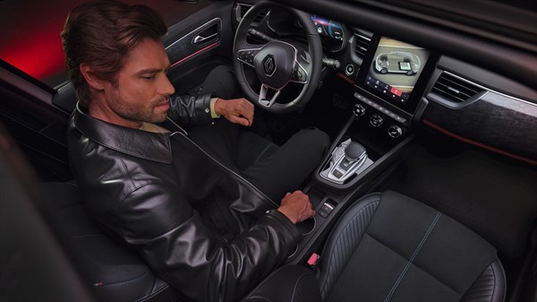 Renault Arkana E-Tech full hybrid - multimedia - customised space