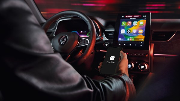 Renault Arkana E-Tech full hybrid - multimedia screen and connected services
