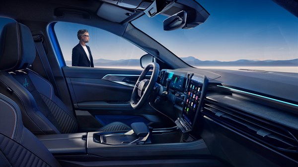 Renault Rafale full hybrid E-Tech - carpet