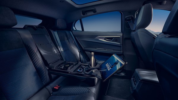 Renault Rafale full hybrid E-Tech  - modular layout