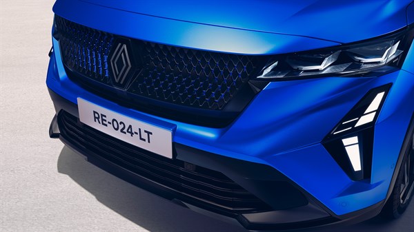 hyper hybrid E-Tech 4x4 300 hp plug-in engine - versatility