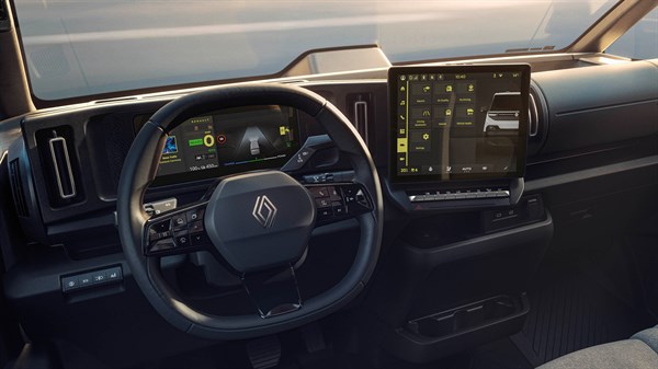 new Renault Trafic Van E-Tech electric - 12'' central screen and 10'' digital instrument panel