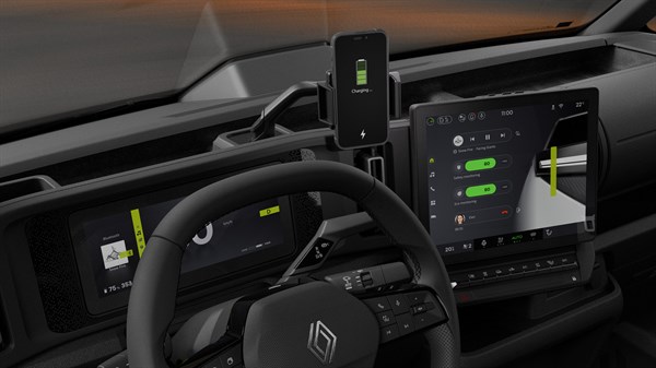 new Renault Trafic Van E-Tech electric - smartphone mount kit