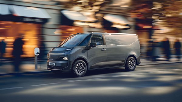 new Renault Trafic Van E-Tech electric - high-performance charging