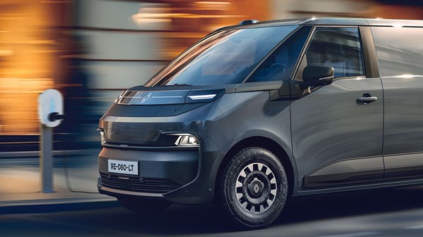 new Renault Trafic Van E-Tech electric - charging for you and your employees