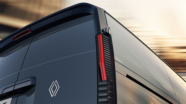 new Renault Trafic Van E-Tech electric - svört mynstruð vindskeið fyrir loftaflfræði