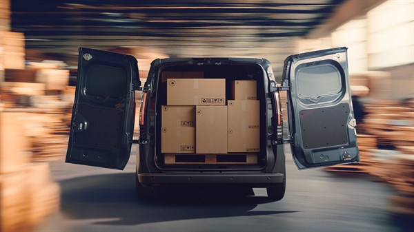 new Renault Trafic Van E-Tech electric - 3 Euro-pallets