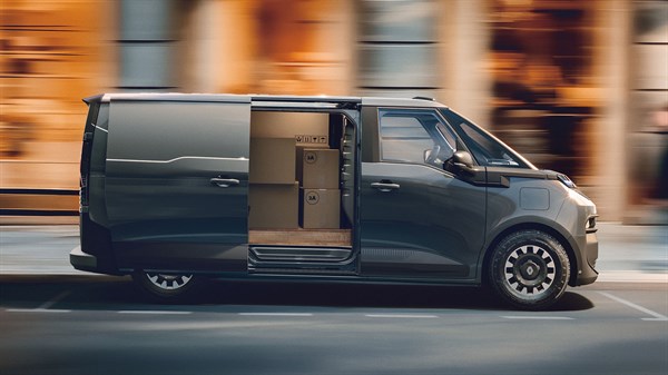 new Renault Trafic Van E-Tech electric - load capacity and towing capacity