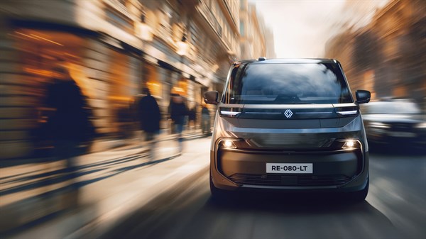 new Renault Trafic Van E-Tech electric - 26 systems for a more relaxed driving experience