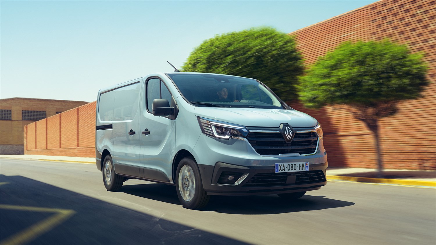 2 tegundir orkugjafa - aflrásir - Renault Trafic